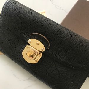 Authentic Louis Vuitton Amelia Wallet